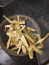 黄芪炖鸡的做法步骤2