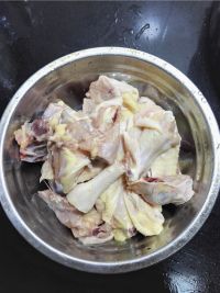 田螺黄焖鸡的做法步骤6