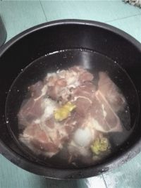 田螺黄焖鸡的做法步骤5