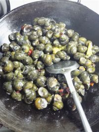 田螺黄焖鸡的做法步骤12