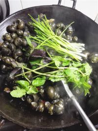 田螺黄焖鸡的做法步骤13