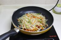 酸辣绿豆芽的做法步骤11