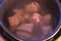 蘑菇羊肉煲的做法步骤7
