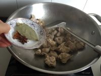 兔肉烧时蔬的做法步骤3
