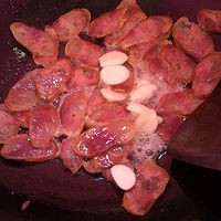 荷兰豆炒腊肠。的做法图解5