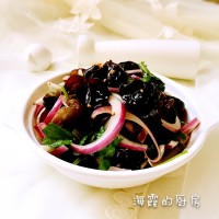 洋葱拌黑木耳的做法图解6