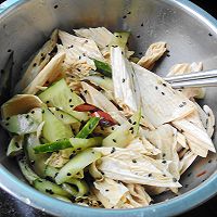 黄瓜拌腐竹的做法图解9