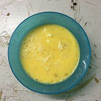 洋葱炒鸡蛋的做法图解1