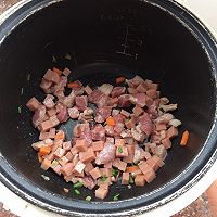 电饭煲版—豌豆猪肉焖饭的做法图解2