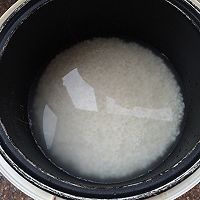 电饭煲版—豌豆猪肉焖饭的做法图解5