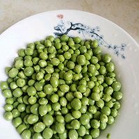 豌豆米炒肉的做法图解1