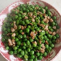 豌豆米炒肉的做法图解5