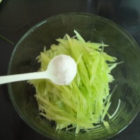 葱油莴笋的做法图解4