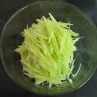 葱油莴笋的做法图解3