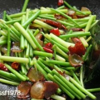 蒜苔炒腊肉的做法图解6