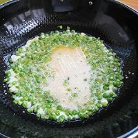 豌豆炒鸡蛋的做法图解7