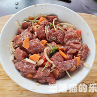 黑蒜子牛肉粒的做法图解6