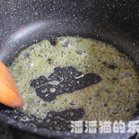 黑蒜子牛肉粒的做法图解12