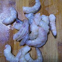 菠萝虾球的做法图解1