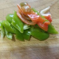 尖椒炒豆腐皮#德国Miji爱心菜#的做法图解2