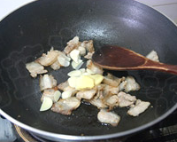 五花肉炒菜花的做法图解6