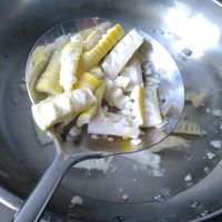 油焖春笋的做法图解3