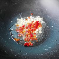 剁椒木耳炒鸡蛋的做法图解7